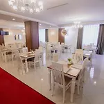 Christi's Borova 4* Korce