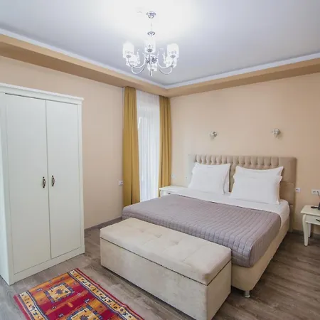 Hotel Christi's Borova 4*