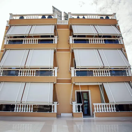 فندق Christi's Borova 4*