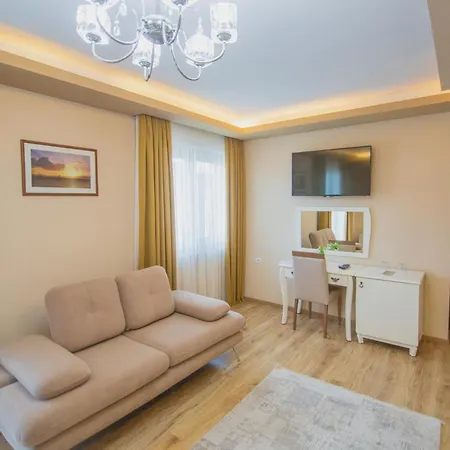 Christi's Borova Hotel 4*