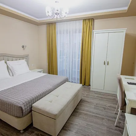 Christi's Borova 4*