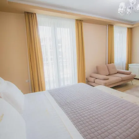 Hotell Christi's Borova 4*