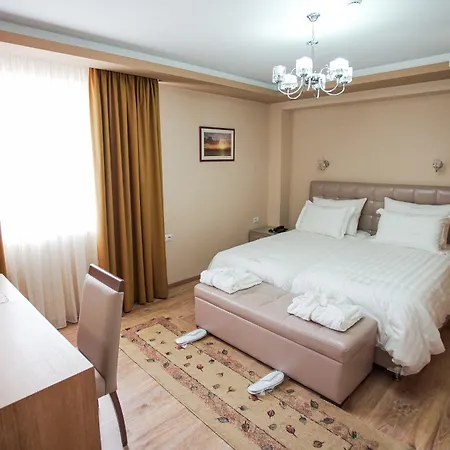 Christi's Borova Hotell