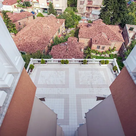 Christi's Borova Ξενοδοχείο 4*