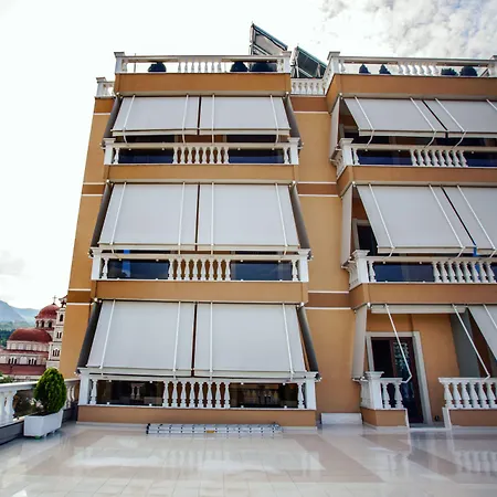 Ξενοδοχείο Christi's Borova 4*