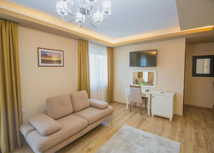 Christi's Borova Hotel 4*