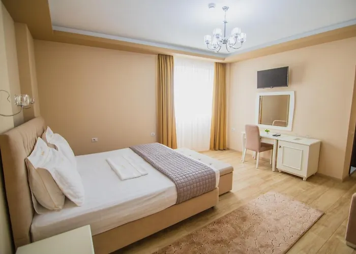Hotel Christi's Borova 4*