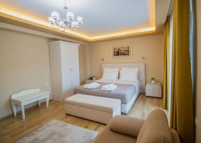 Christi's Borova Ξενοδοχείο 4*