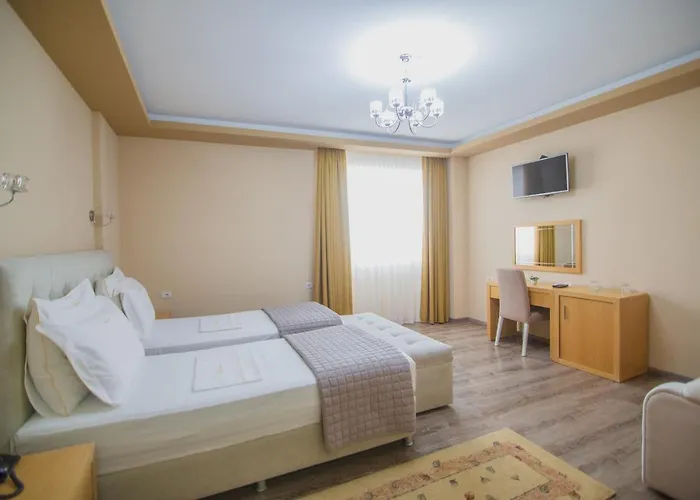 Hotel Christi's Borova 4*