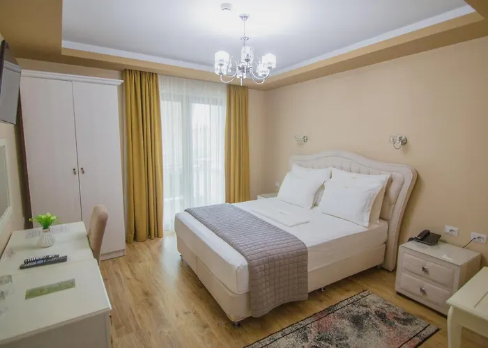 Ξενοδοχείο Christi's Borova 4*