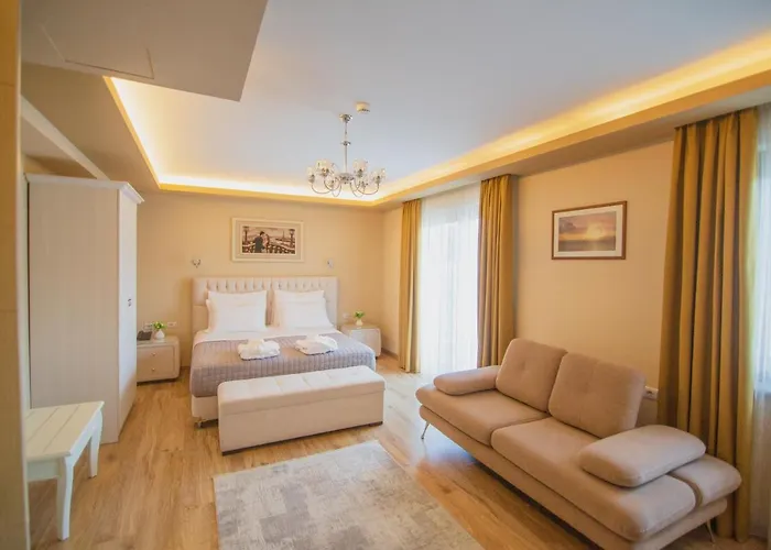 Christi's Borova Hotel 4*