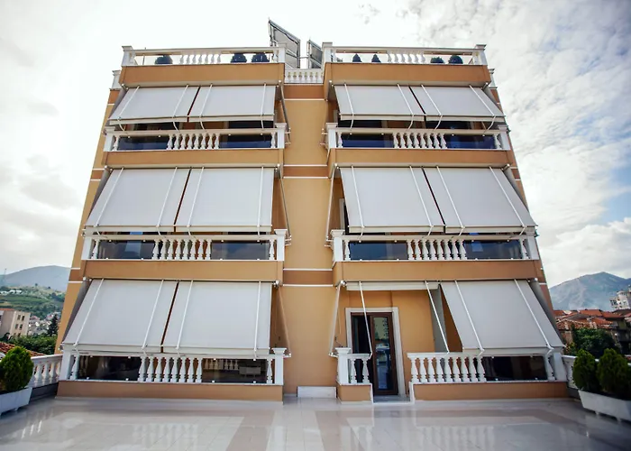 Ξενοδοχείο Christi's Borova 4*